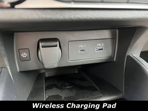 Used 2025 Nissan Versa SR w/ Trunk Package FWD image 9