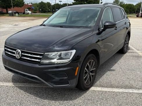 Used 2019 Volkswagen Tiguan SE w/ Panoramic Sunroof Package FWD image 1