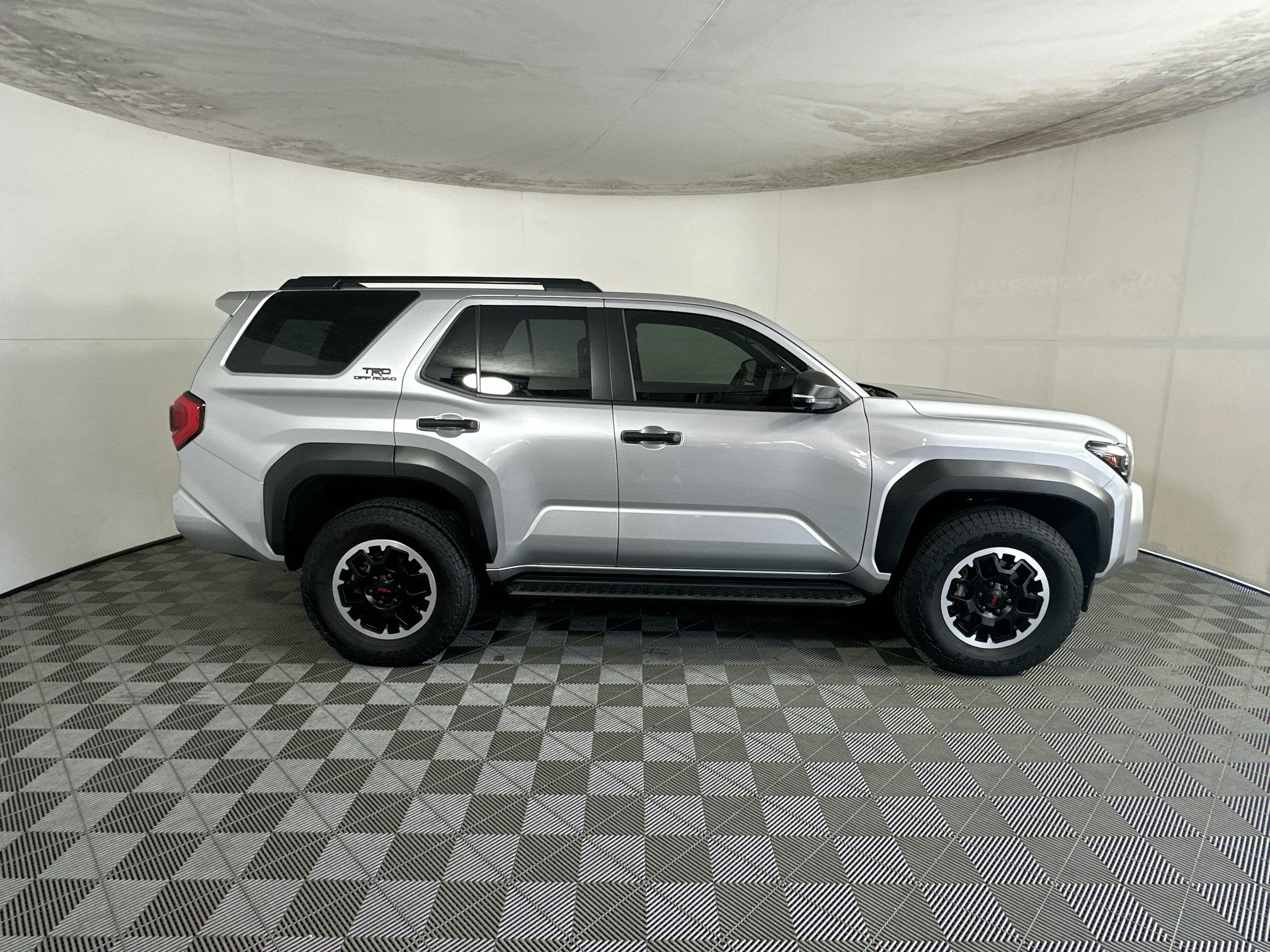 Certified 2025 Toyota 4Runner TRD Off-Road Premium AWD/4WD image 2