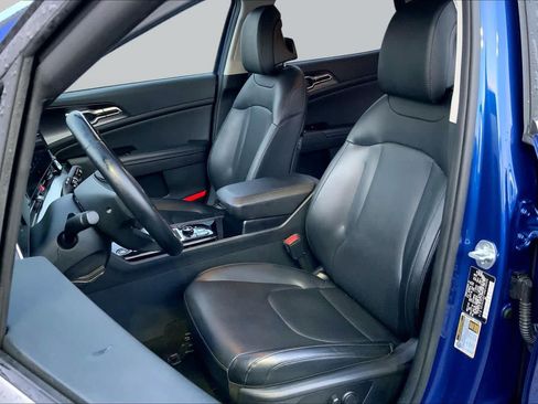 Used 2024 Kia Sportage EX FWD image 7