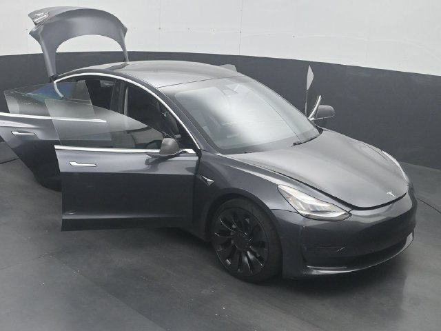 Used 2018 Tesla Model 3 Long Range RWD image 41