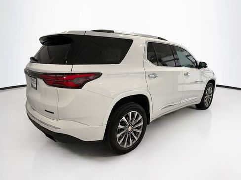 Used 2023 Chevrolet Traverse Premier AWD/4WD image 6