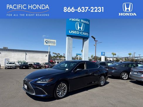 Used 2021 Lexus ES 300h w/ Accessory Package FWD image 1