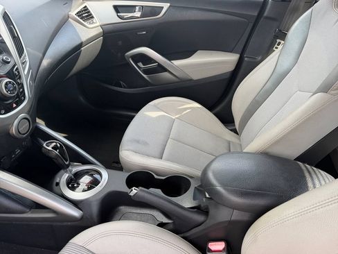 Used 2013 Hyundai Veloster w/ Style Pkg FWD image 12