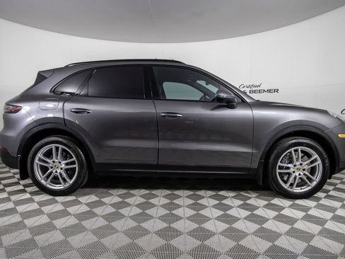 Used 2023 Porsche Cayenne AWD/4WD image 3