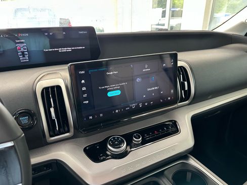 Certified 2025 Ford Expedition Active AWD/4WD image 32