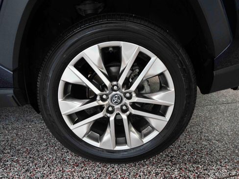Used 2019 Toyota RAV4 XLE Premium w/ All Weather Liner Package AWD/4WD image 30