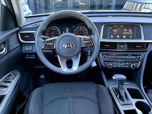 Used 2020 Kia Optima LX image 5