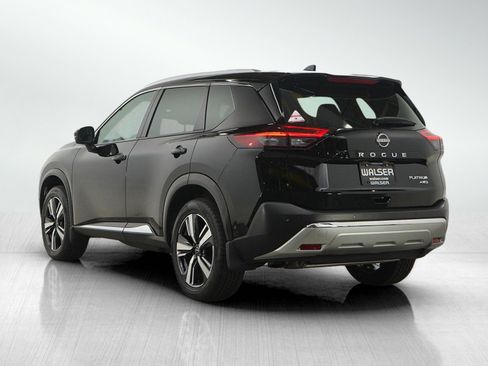 Used 2023 Nissan Rogue Platinum image 4