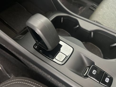 Used 2024 Volvo XC40 B5 Core AWD/4WD image 20