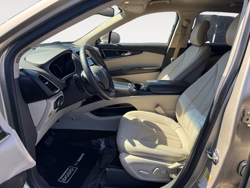 Used 2017 Lincoln MKX Select w/ Select Plus Package AWD/4WD image 10