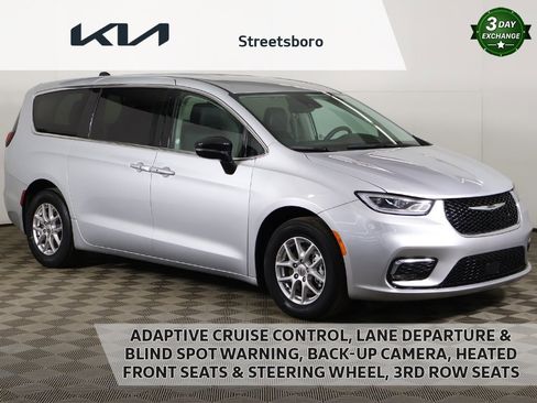 Used 2024 Chrysler Pacifica Touring-L image 1