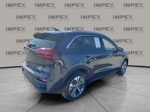 Used 2022 Kia Niro EX w/ Cold Weather Package image 5