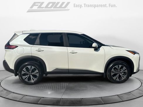Used 2023 Nissan Rogue SV image 10