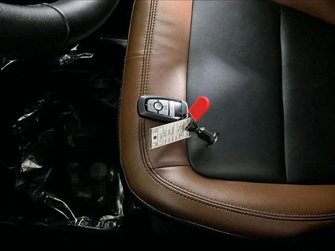 Used 2024 Ford Bronco Outer Banks image 10