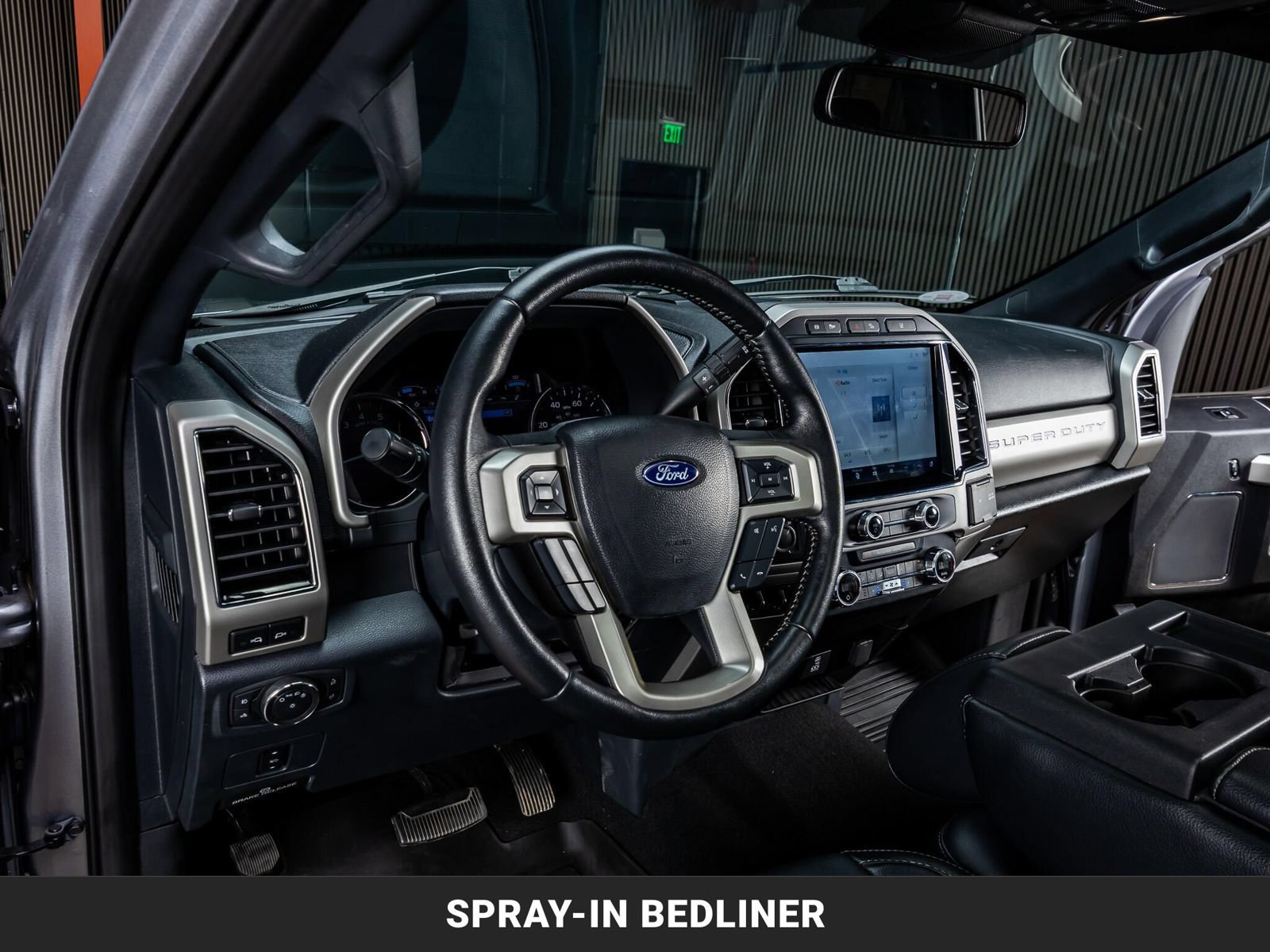 Used 2022 Ford F350 Lariat w/ Tremor Off-Road Package AWD/4WD image 15
