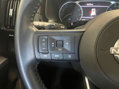 Certified 2025 Nissan Pathfinder SV FWD image 12