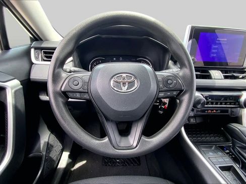 Used 2023 Toyota RAV4 LE FWD image 6