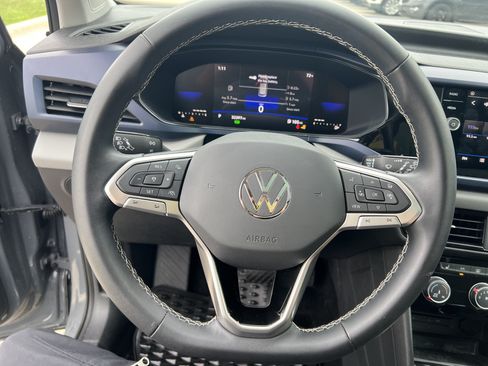 Certified 2023 Volkswagen Taos SE FWD image 16