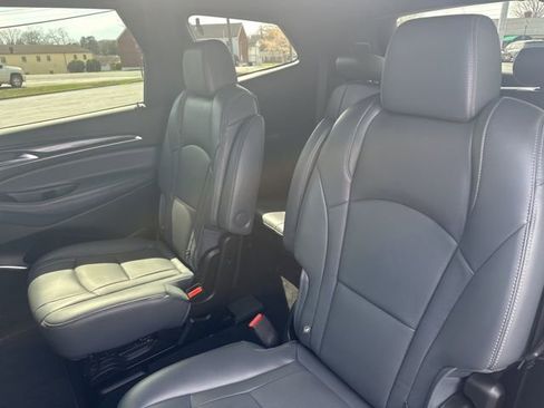 Used 2024 Buick Enclave Premium image 18