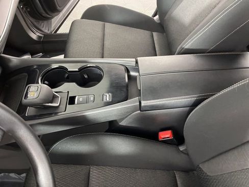 Used 2024 Nissan Rogue SV image 28