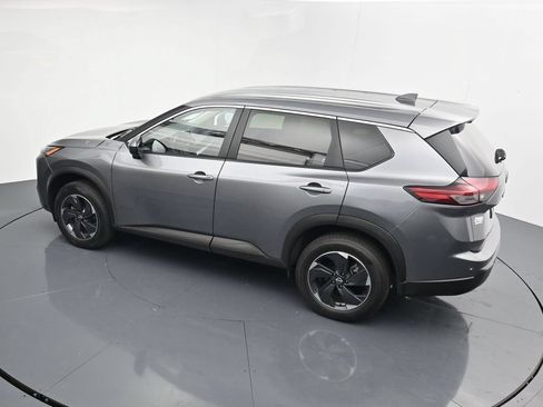 Used 2024 Nissan Rogue SV AWD/4WD image 19