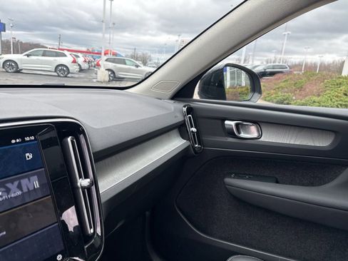 Certified 2023 Volvo XC40 B5 Plus w/ Protection Package Premier image 25