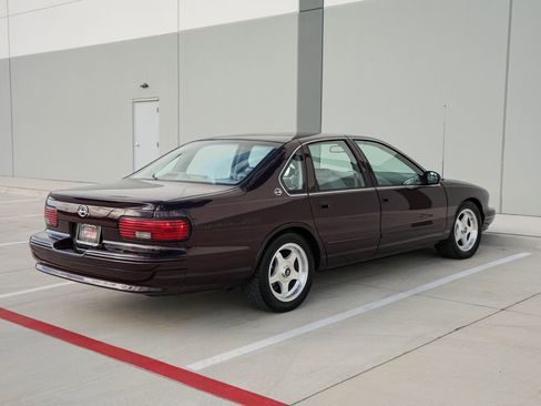 Used 1996 Chevrolet Impala SS RWD image 7