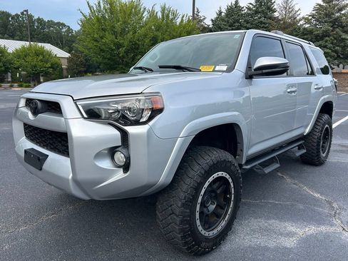 Used 2019 Toyota 4Runner SR5 Premium AWD/4WD image 65