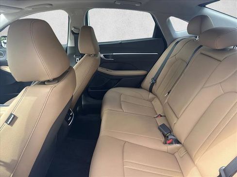 Certified 2025 Hyundai Sonata Limited FWD image 16