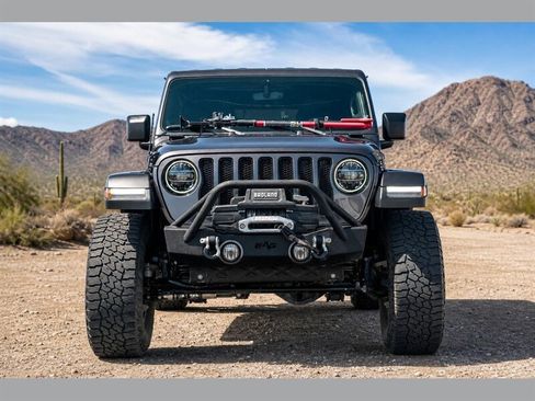 Used 2020 Jeep Wrangler Unlimited Sahara AWD/4WD image 3