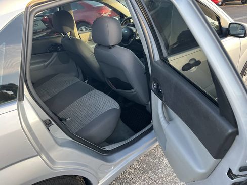 Used 2006 Ford Focus S image 11