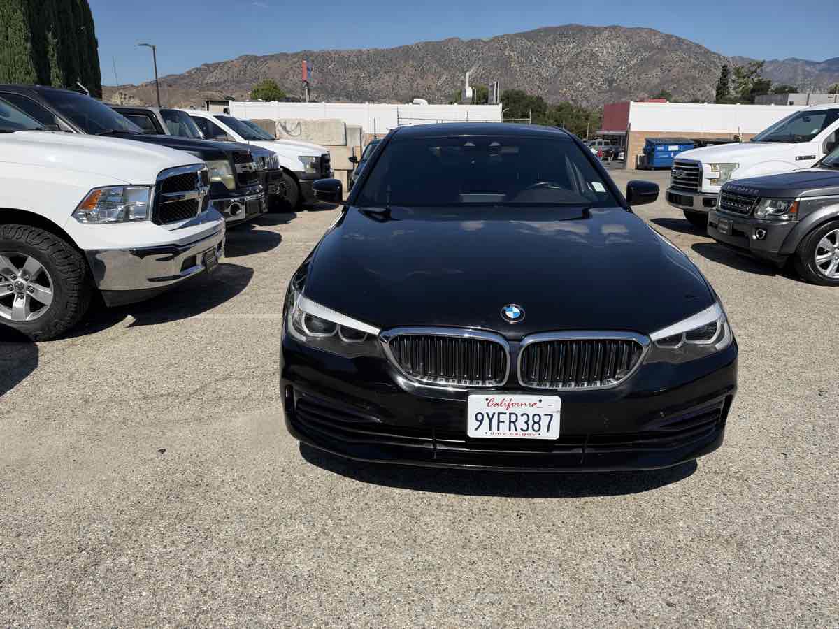 Used 2019 BMW 530e w/ Convenience Package RWD image 2