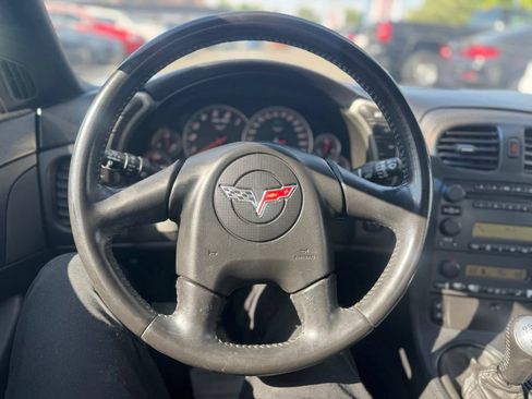 Used 2005 Chevrolet Corvette Convertible w/ Preferred Equipment Group RWD image 27