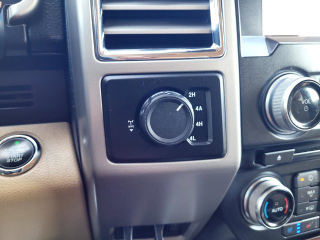 Used 2015 Ford F150 Lariat w/ Equipment Group 502A Luxury AWD/4WD image 20