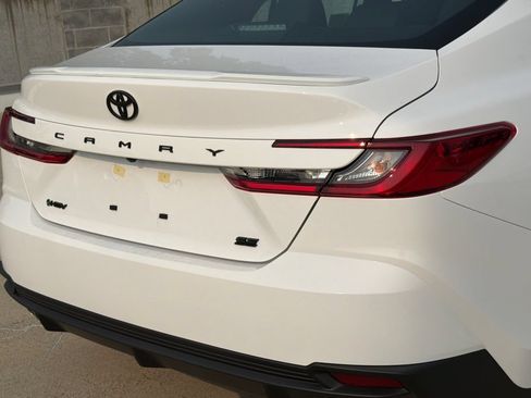 New 2026 Toyota Camry SE FWD image 5