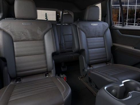 New 2026 GMC Acadia Denali Ultimate FWD image 17