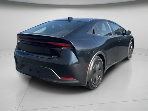 Used 2024 Toyota Prius LE image 4