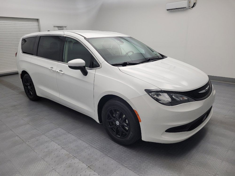 Used 2022 Chrysler Voyager LX FWD image 11