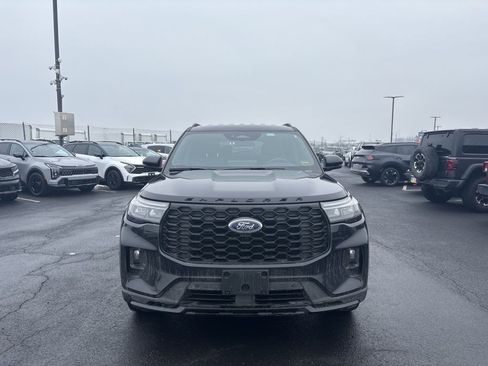 Used 2025 Ford Explorer ST-Line image 8