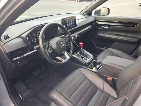 Used 2025 Honda CR-V Sport Touring image 9