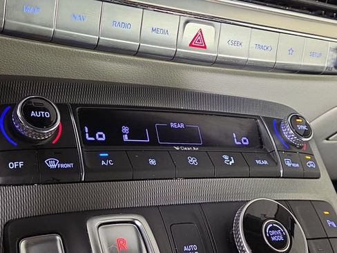 Used 2021 Hyundai Palisade Limited FWD image 23
