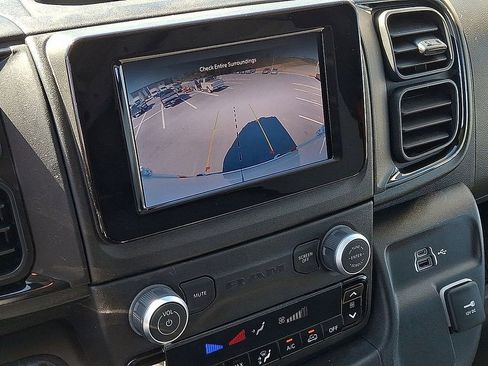 Used 2025 RAM ProMaster 2500 w/ Convenience Group image 17