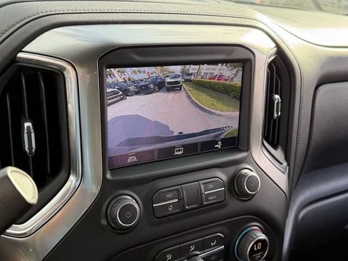 Used 2022 Chevrolet Silverado 2500 LTZ w/ LTZ Convenience Package RWD image 18