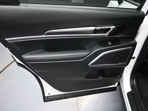 New 2025 Kia Telluride LX FWD image 28