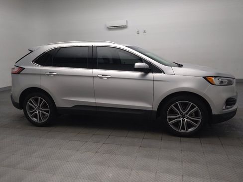 Used 2019 Ford Edge Titanium FWD image 11