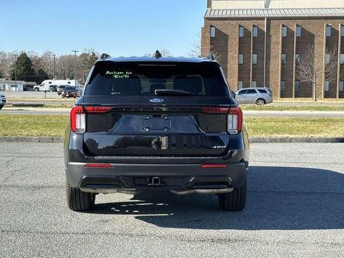 Used 2025 Ford Explorer ST-Line w/ ST-Line Street Pack image 4
