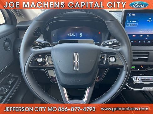 Used 2025 Lincoln Corsair Reserve w/ Equipment Group 202A image 17