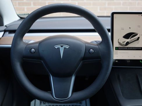 Used 2023 Tesla Model 3 Standard Range RWD image 31