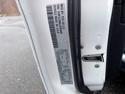 Used 2020 Jeep Cherokee Limited image 31